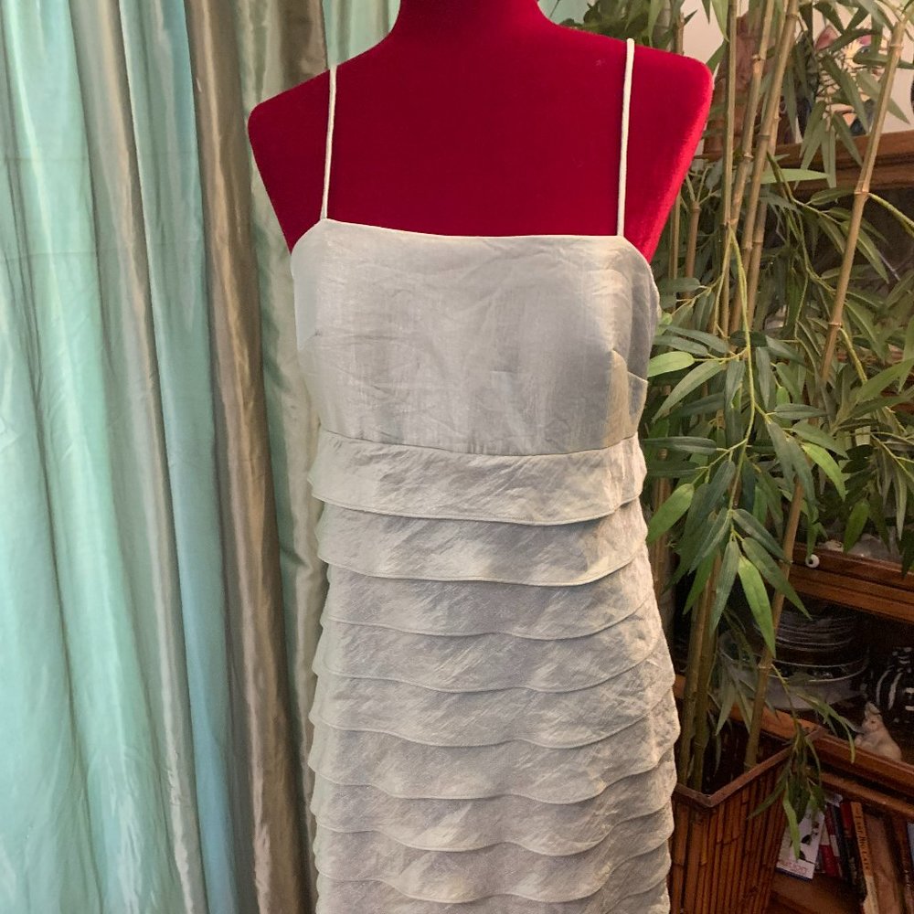 Stunning Jessica Howard Tiered Dress